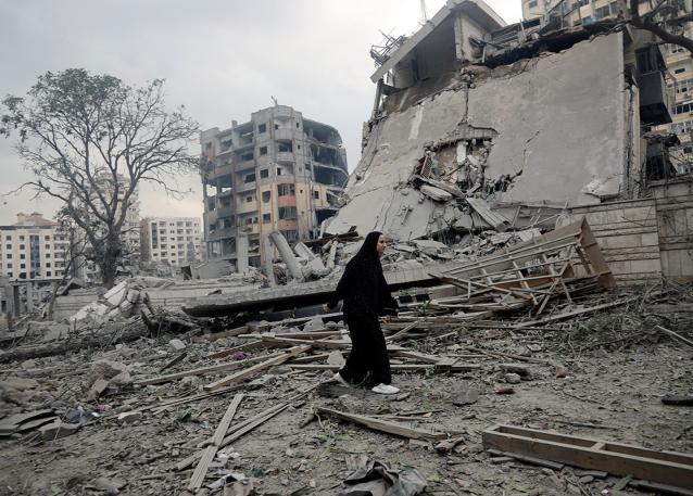 Families flee their shattered homes in Tal al-Hawa neighbourhood, seeking refuge in the southern Gaza Strip.
