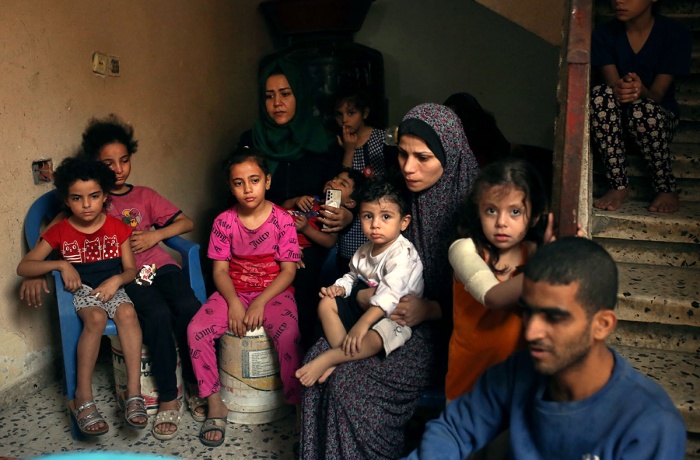 Plus d’un million de femmes et de filles palestiniennes à Gaza sont confrontées à une crise alimentaire catastrophique avec presque aucun accès à la nourriture, à l’eau potable, à des toilettes fonctionnelles ou à l’eau courante, ce qui met leur vie en danger. 